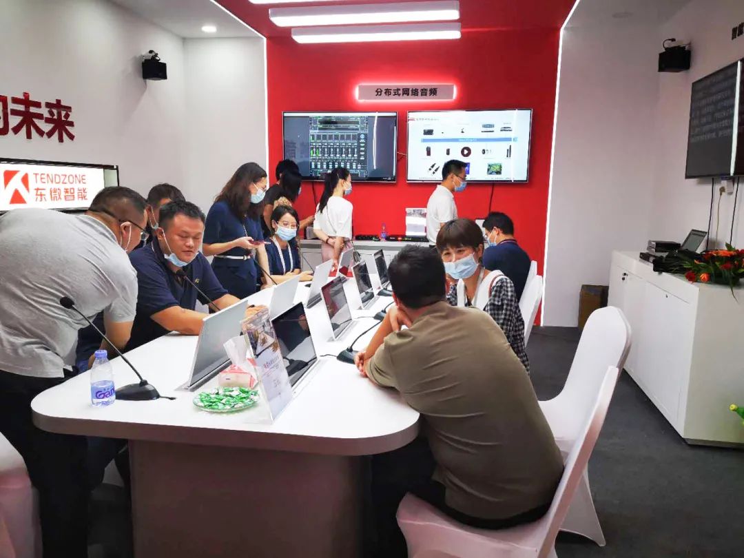 ISLE 展会圆满结束，“智能三剑客”让东微独树一帜！