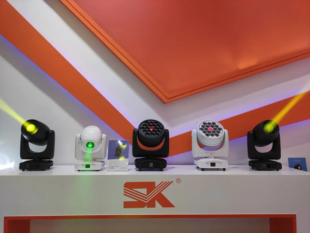 40款舞台灯闪耀登场!铂锐兄弟品牌SK舞台灯强势出击广州展