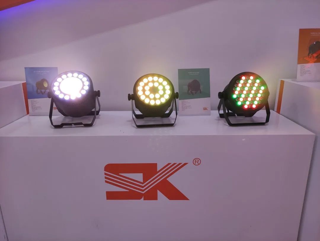 40款舞台灯闪耀登场!铂锐兄弟品牌SK舞台灯强势出击广州展