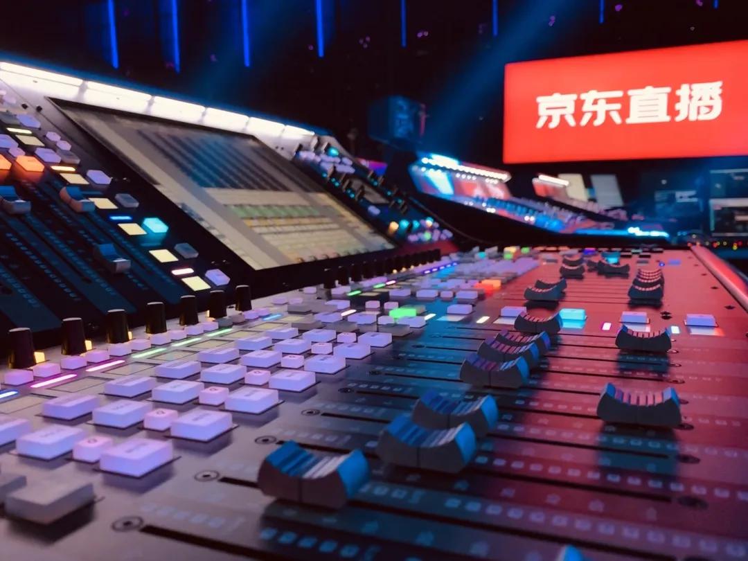 双十一晚会四大卫视大比拼，幕后灯光音响设备哪家强？