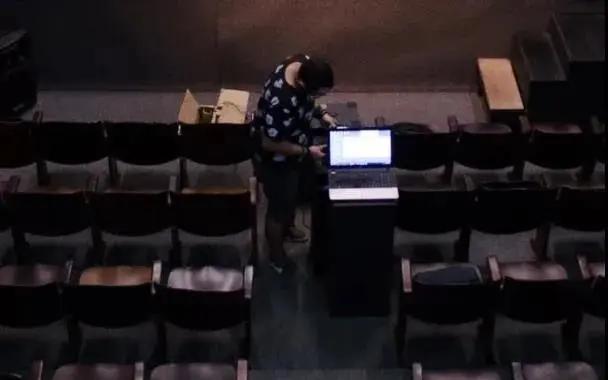热播剧《装台》：讲述演艺行业幕后工作者的真实生活