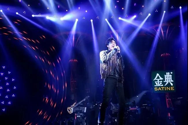 在演出中如何调试舞台音响呈现出完美效果？