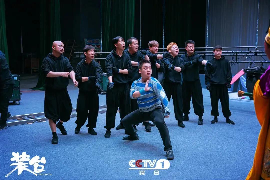 热播剧《装台》：讲述演艺行业幕后工作者的真实生活