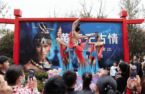 “超长黄金周”显中国经济强大复苏活力