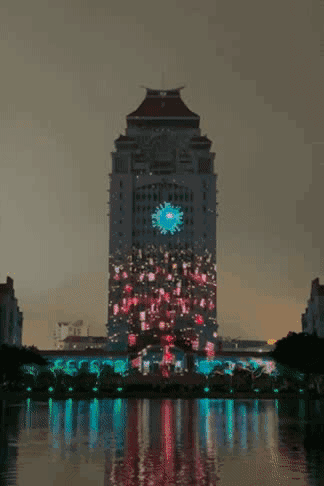 400台灯光肆意绽放！厦大百年校庆灯光秀惊艳朋友圈