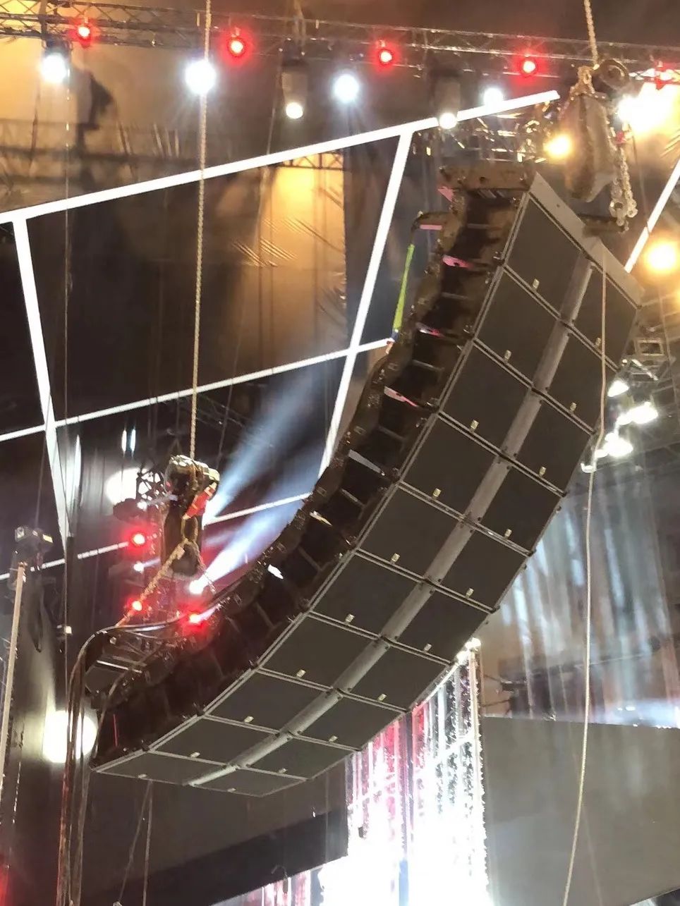 爱奇艺为爱尖叫 | 变中求稳，L-Acoustics&DiGiCo为全球首台多画面互动直播超级晚会保驾护航！