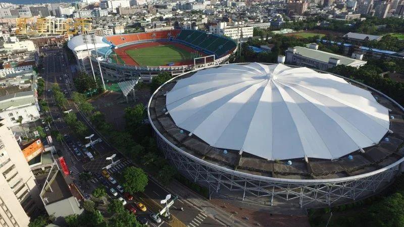 台湾桃园巨蛋再升级，标志性的屋顶成为扩声难题