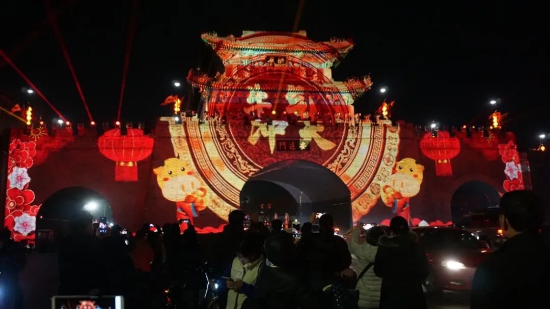 西安、常州、开封上演裸眼3D灯光秀！