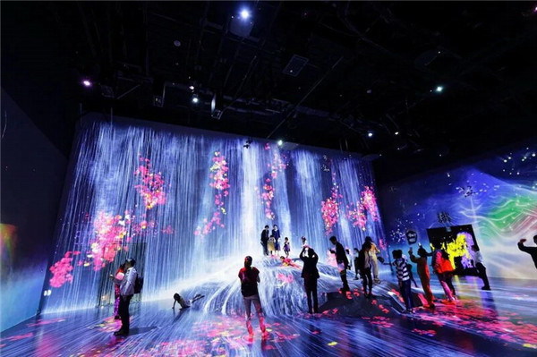 打破虚拟世界与现实世界的边界的EPSON TeamLab