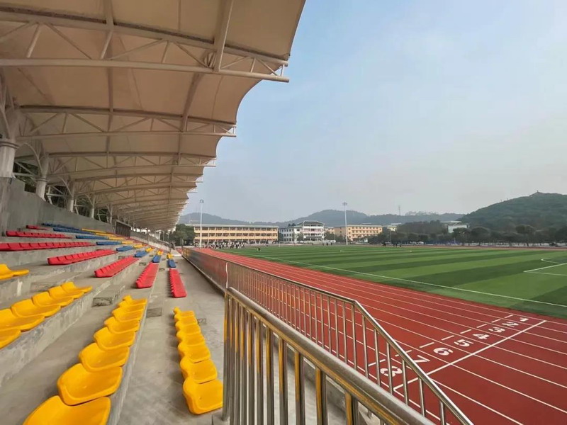 四川省南部县第二中学选用爵士龙双十线阵音箱系统