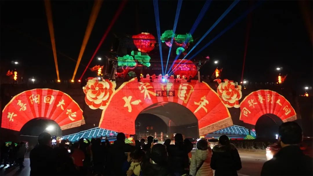 西安、常州、开封上演裸眼3D灯光秀！