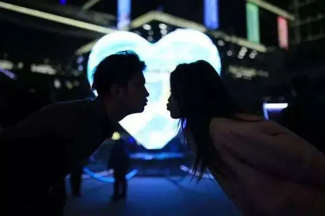 灯光艺术盛宴，带你感受如梦似幻
