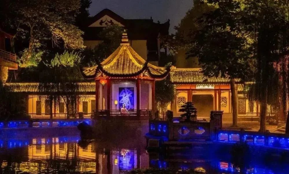 首日开业排号4万桌，深圳文和友引爆“沉浸式”体验热潮！