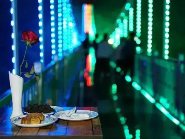 灯光艺术盛宴，带你感受如梦似幻