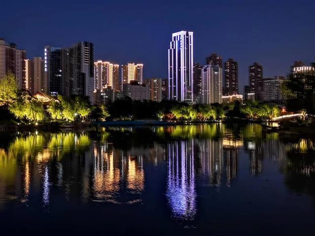 严禁使用大面积霓虹灯，武汉为景观照明立规