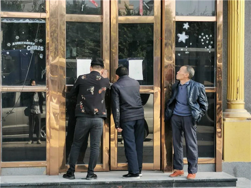 被拖欠工资和收不回款项哪个惨？卑微打工人在线追债……