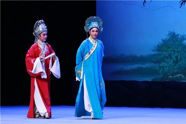 跨越半个世纪的越剧《梁祝》，00后为什么也爱看？