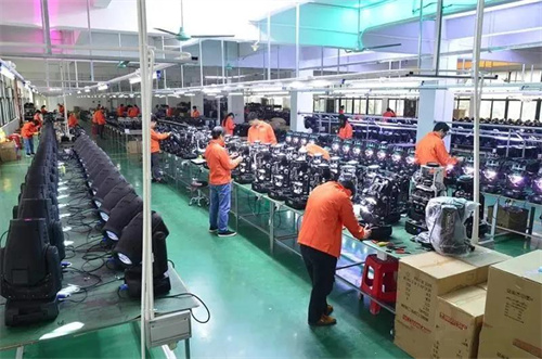 奥美迪大功率LED切割灯助力创意延伸，释放舞台无尽魅力