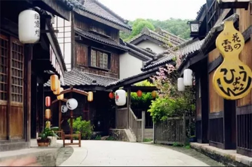 备受争议！“斥资60亿”打造的大连日本风情街是何方“神圣”？