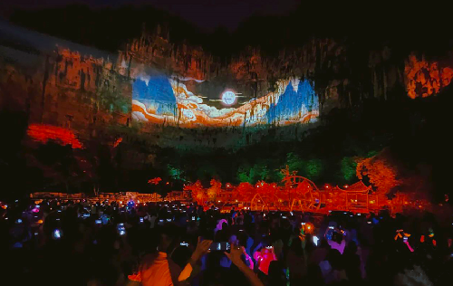 科视Christie 激光投影机助力《梦回车溪》实景演艺秀， 生动展现土家族民俗文化 