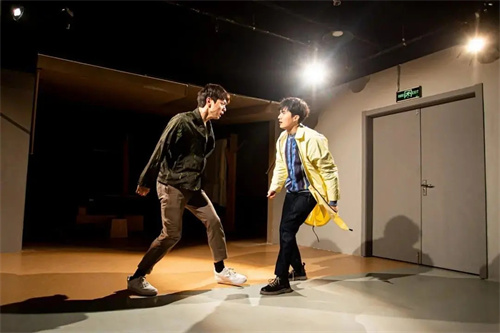 镜像式驻演戏剧《弗兰肯斯坦计划》在亚洲大厦星空间2332号顺利首演