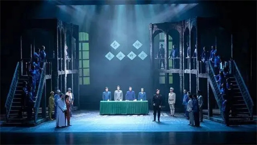 案例 | 鸿彩灯光助力烟台市首部原创音乐剧《审判日》首演