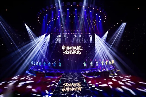 戏剧+秀场！这场舞台剧式的发布会着实“大胆”