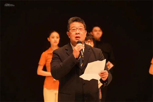 钟南山首邀张桂梅相约羊城，《待到山花烂漫时》深情演绎