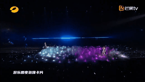 把机械传送带搬上舞台？这场晚会的舞台设计有看头！