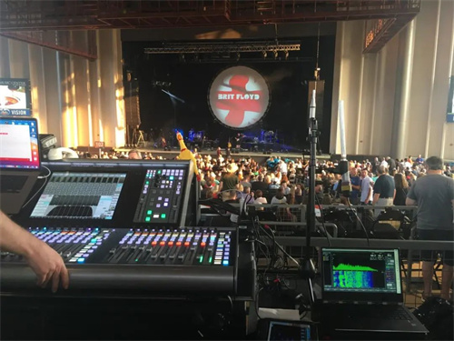 来自基于 Solid State Logic Live L200 调音台的声音