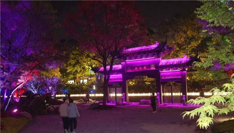 演绎生活光影故事！扬州“红园·仙次元”沉浸式街区亮灯