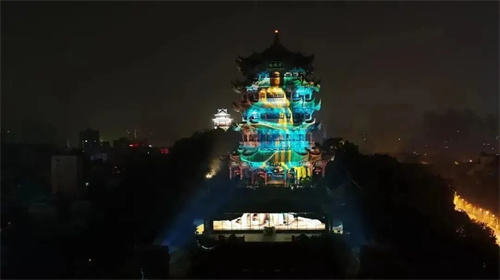 俄驻美使馆外爆灯光战，背后这一市场年增将超75%