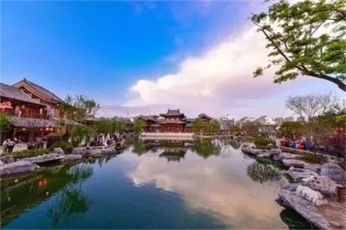 “长安十二时辰”沉浸式主题街区爆火，背后暗藏玄机！