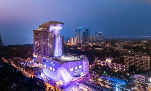 浩洋灯光点亮城市建筑——芭堤雅格兰德中心点空间酒店