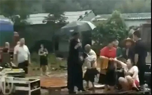 台风天来袭！河南一剧团设备全毁两人死亡，演出需警惕