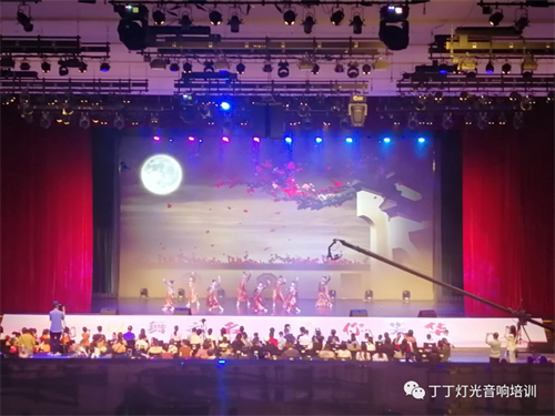 科技赋能|范亮老师参加2022年舞姿殿年度汇演