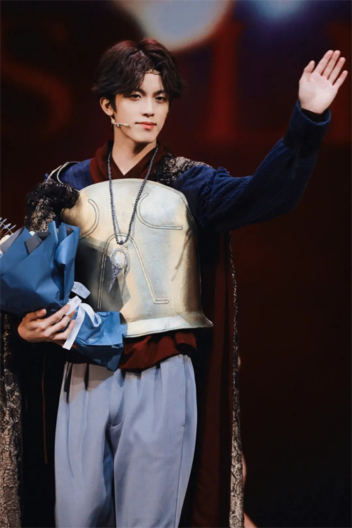 以极致艺术还原经典网游IP，舞台剧《魔域·亚特之光》热血首演!