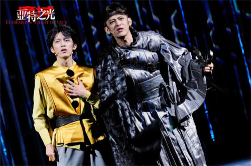 以极致艺术还原经典网游IP，舞台剧《魔域·亚特之光》热血首演!