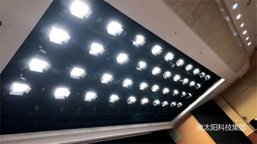 灯光映法徽，公义聚民心 | 夜太阳打造光辉法院礼堂