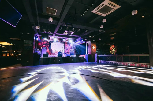 千亿企业杀入LiveHouse赛道！线下演出开始“狂飙”？