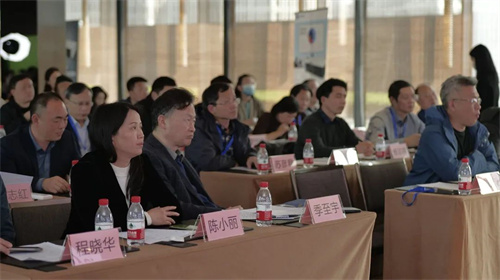 “数字化转型与新基建条件下的教学环境建设”学术研讨会（武汉站）顺利召开