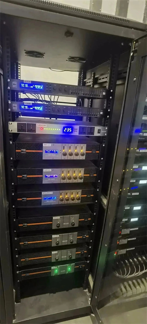 语音转写处理器应用在杭州慧澜中学报告厅，来看看SONIC PRO（斯尼克音响）是如何配置的