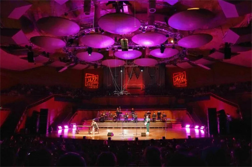 易科国际为Mr. Miss · 刘恋 × 杜凯演唱会提供全套扩声系统解决方案，助力展现魅力“爵”活