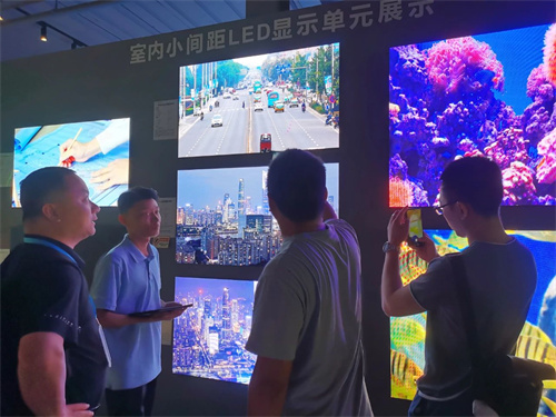 建业显示携手【舞台科技与艺术融合创新高级人才培训】展开“全域显示产品在舞台的应用”主题交流活动