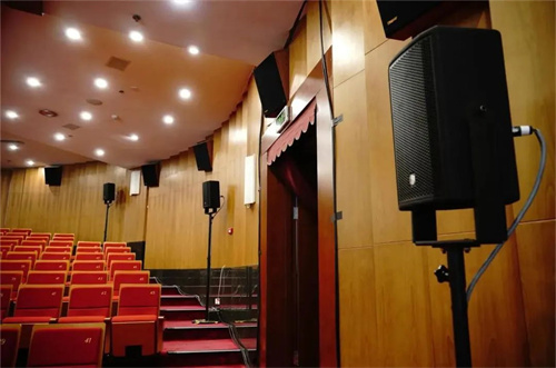 易科助力全景声大型原创音乐剧《鲜花盛开的地方》成功首演！