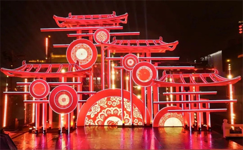 揭秘！央视春晚花式“整活”，没想到幕后比台前更精彩