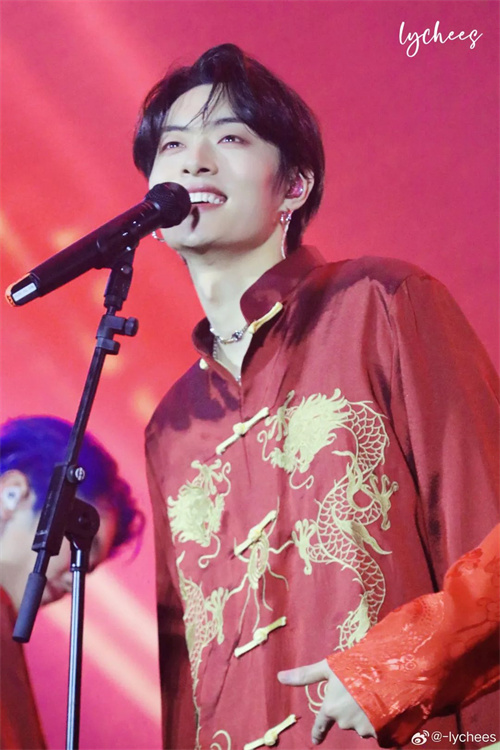 2024坤音Q跨九天狂龙迎春晚会，铁三角3000 Digital Series贺岁呈献！
