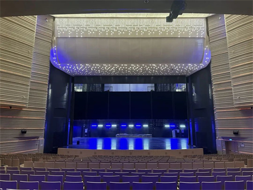 北外滩友邦大剧院 | 虹口区目前唯一座大型专业剧场，北外滩文艺新名片