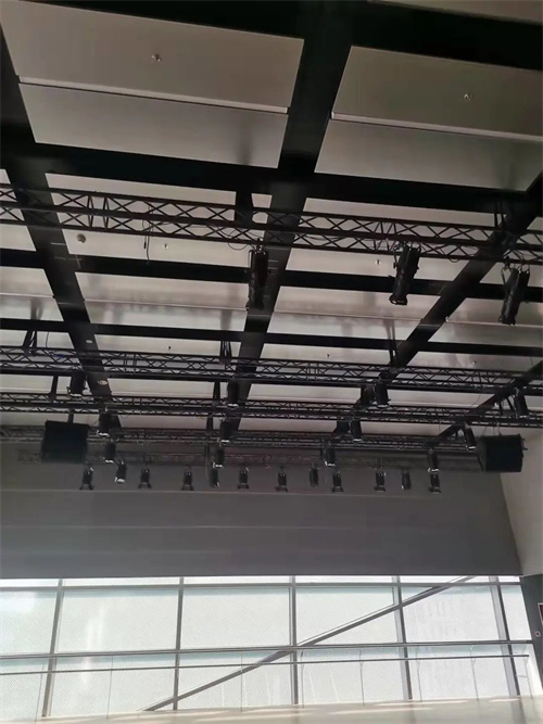 北外滩友邦大剧院 | 虹口区目前唯一座大型专业剧场，北外滩文艺新名片