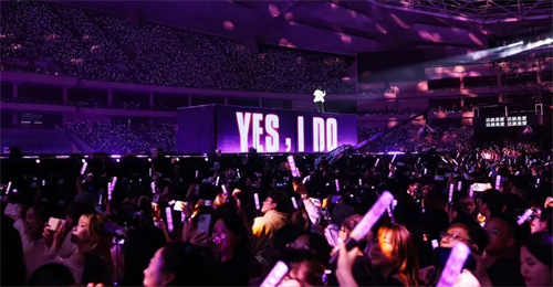 音乐绝美共舞，燃爆现场！张杰2024巡回演唱会有何创新突破？